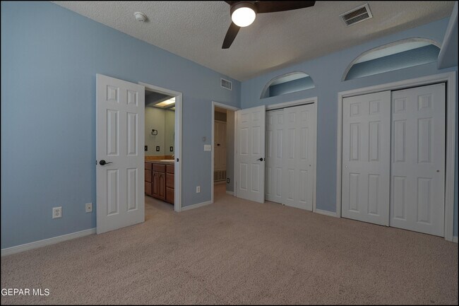 Building Photo - 6300 Franklin Vista Dr