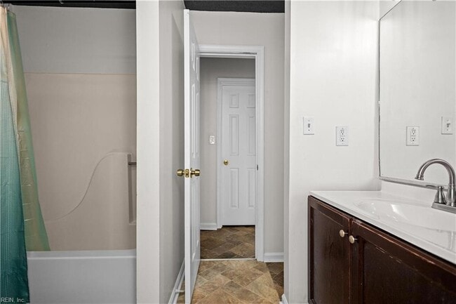 Building Photo - 197 Gate House Rd