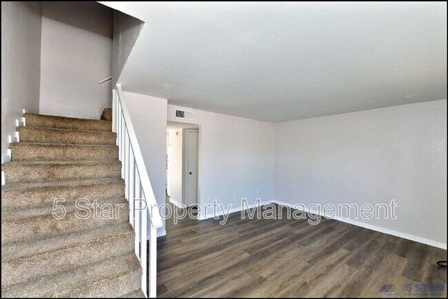 Building Photo - 1916 Lee Elder Dr