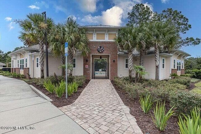 Building Photo - 742 Northside Dr S