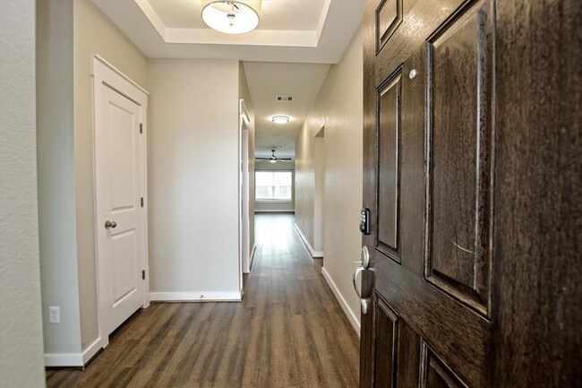 Building Photo - 201 Pearland St