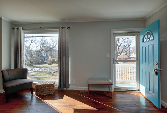Building Photo - 1601 Cromwell Ct
