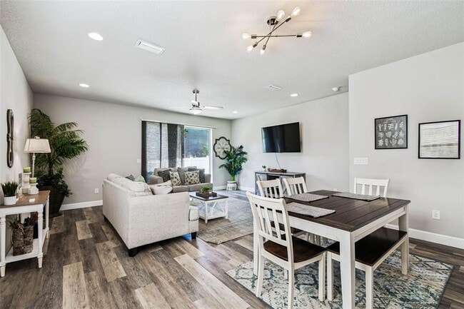 Building Photo - 3902 W Everett Ave