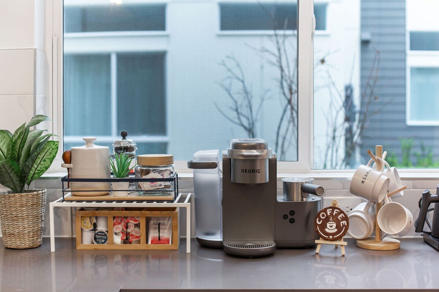 Building Photo - 626 10th Ave E