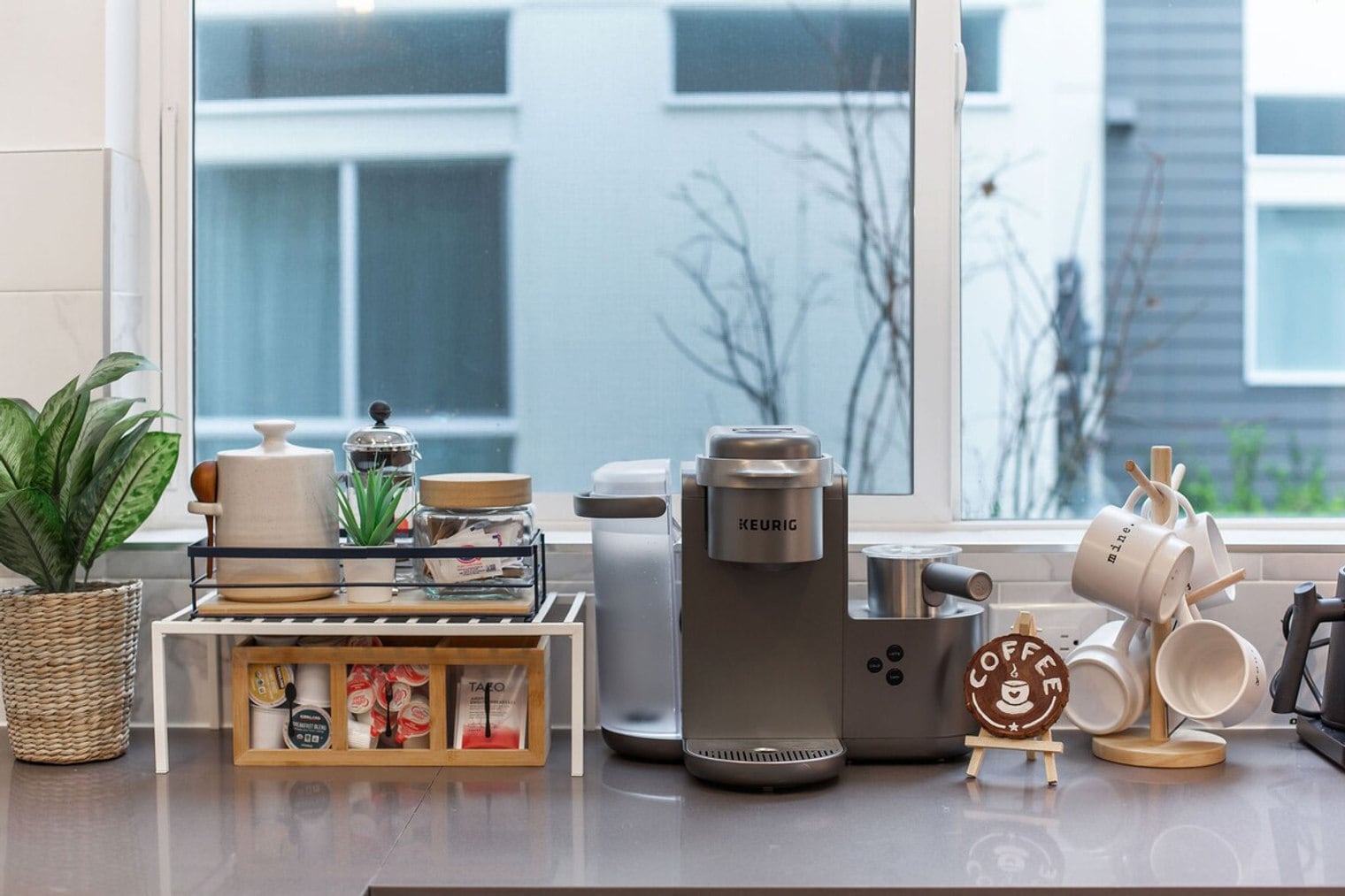 Building Photo - 628 10th Ave E