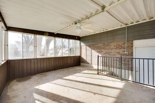 Building Photo - 3800 Corkwood Dr