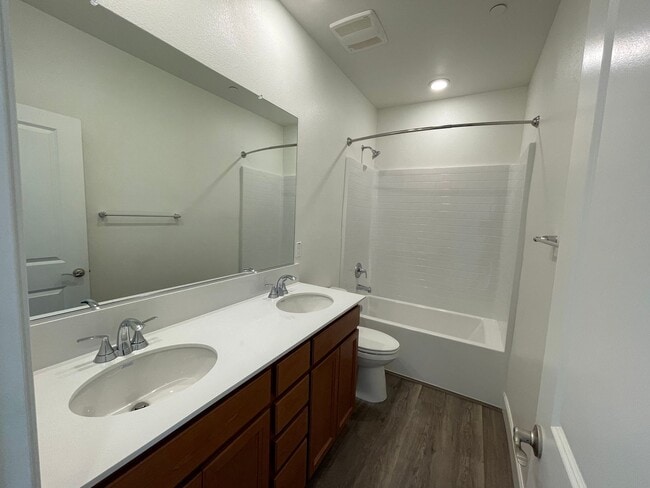 Building Photo - Like New Upscale West Roseville Home for Rent