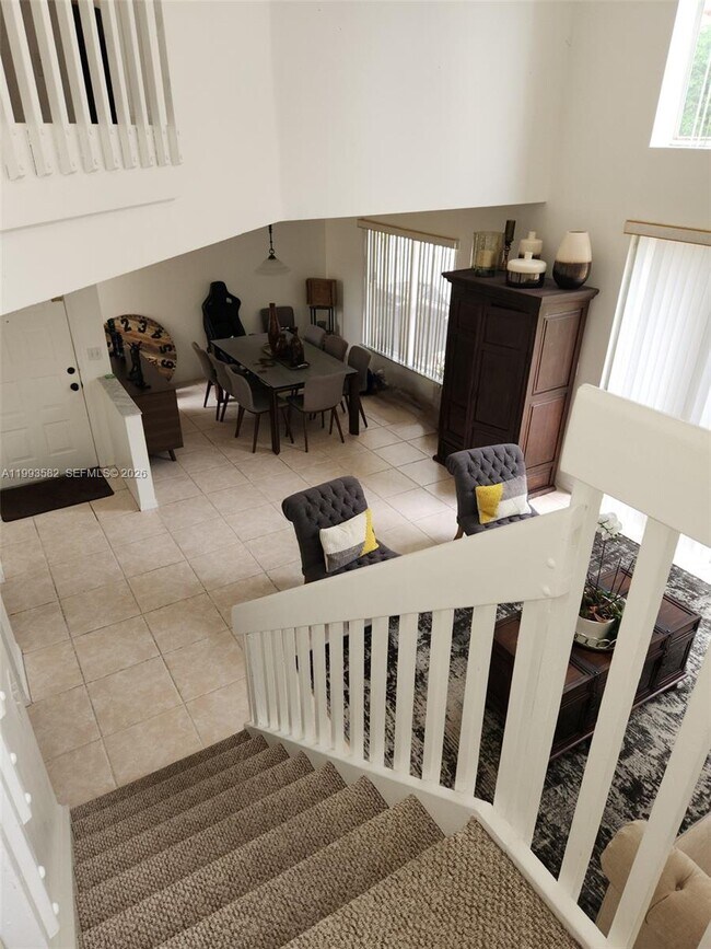 Building Photo - 925 Opal Terrace