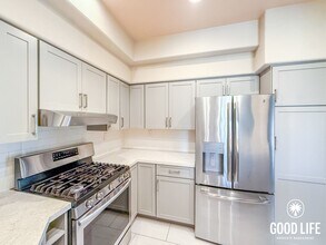 Building Photo - Charming 2B/2BA Condo with Patio and Pool Access in Carmel Mountain