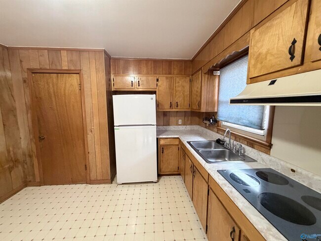 Building Photo - 330 Jack Coleman Dr NW