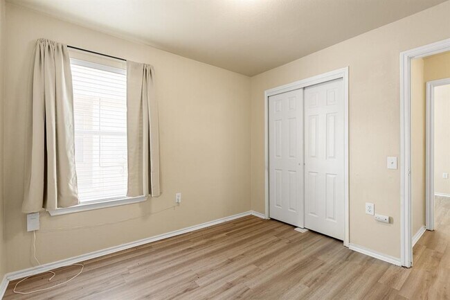 Building Photo - 7400 Cayenne Ln
