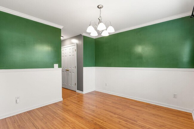 Building Photo - 129 Towering Pine Dr