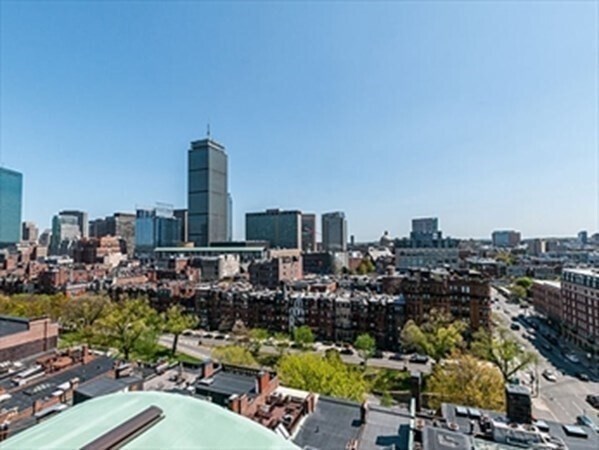 Building Photo - 416 Marlborough St