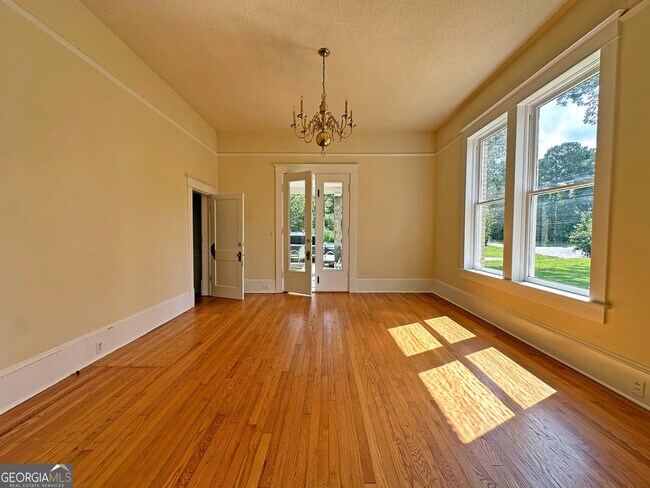 Building Photo - 1010 Oglethorpe Ave