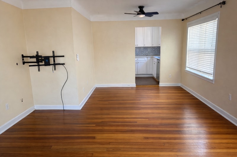 Building Photo - 1304 17th Ave N