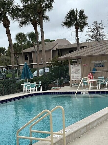 Building Photo - 106 Mary Dr