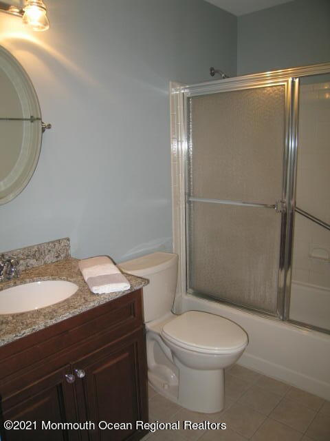 Building Photo - 90 Quince Ct
