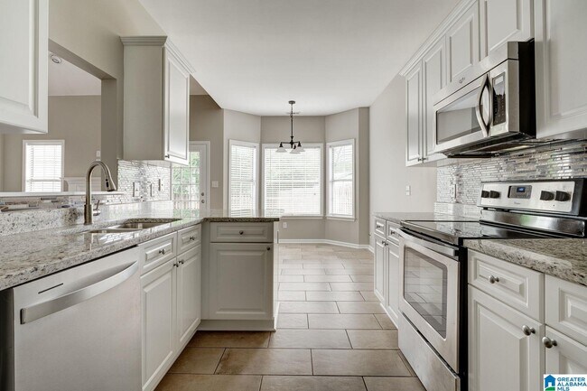Building Photo - 1621 Old Cahaba Ct