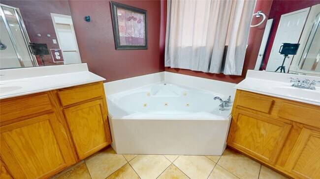 Building Photo - 21050 Florette Ln