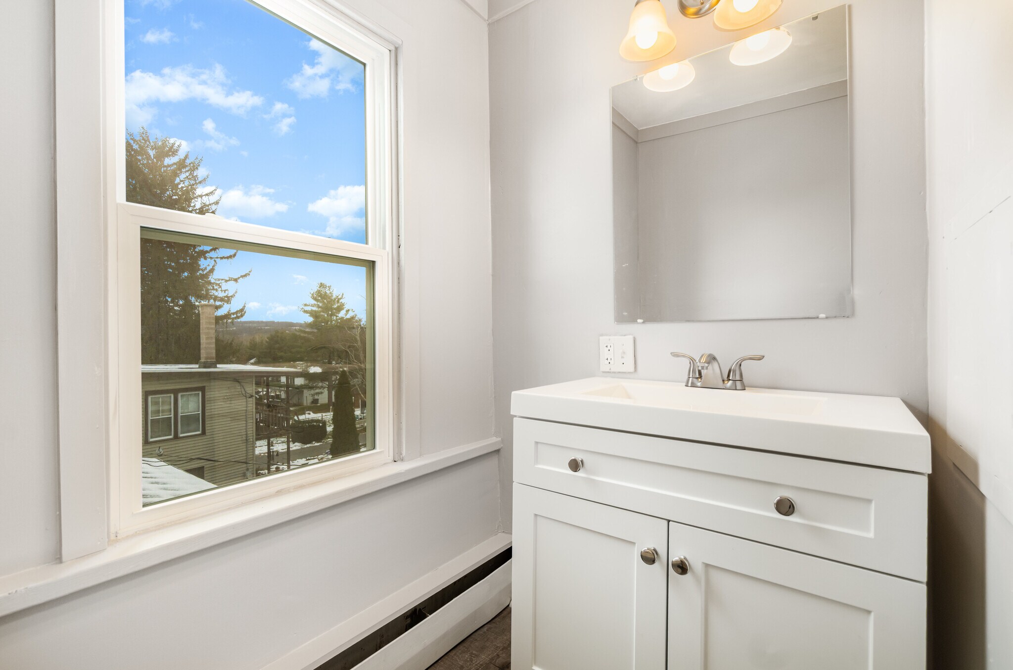 Building Photo - 324 Armstrong St