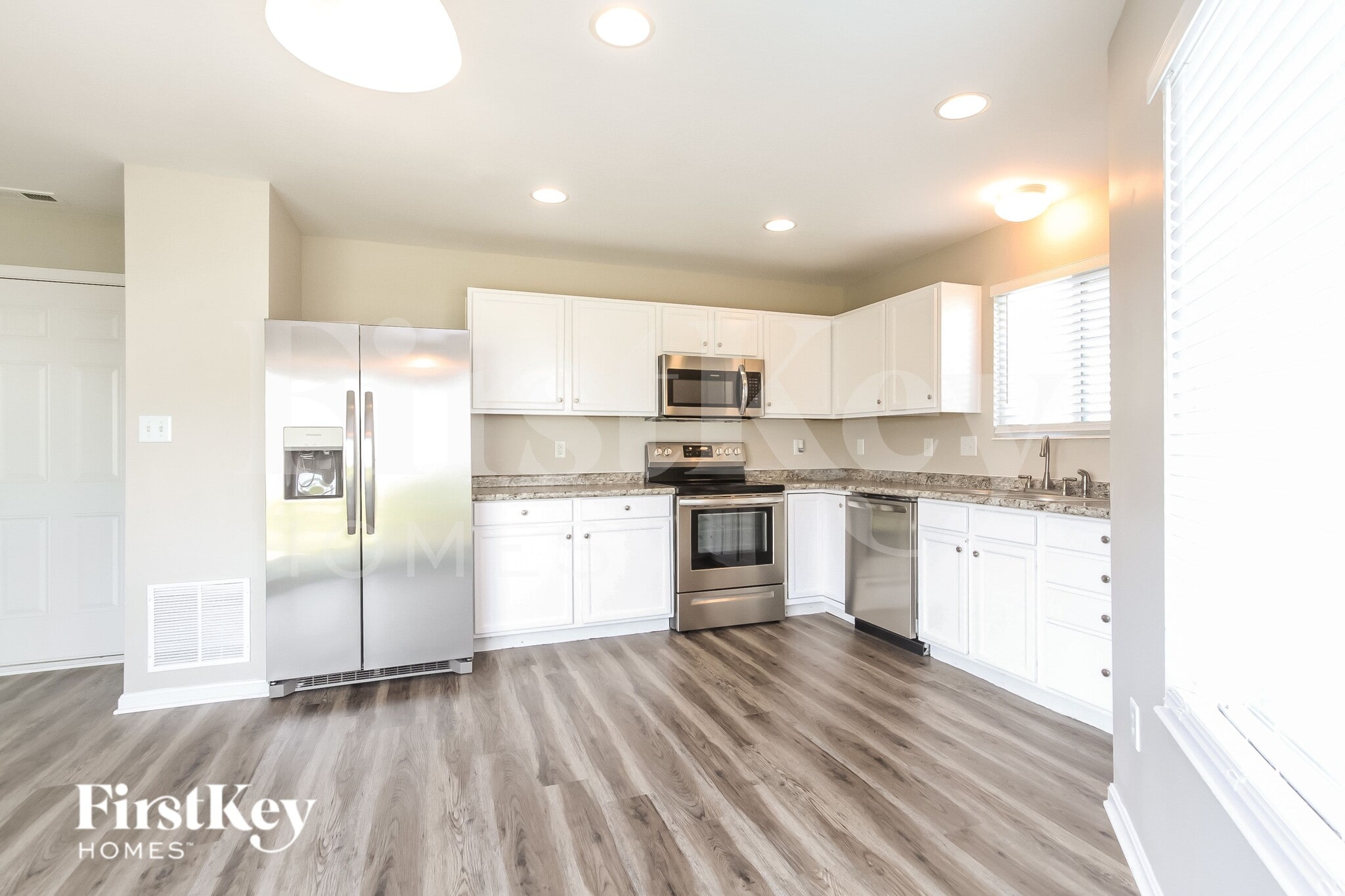 Building Photo - 6159 N Woods Edge Dr