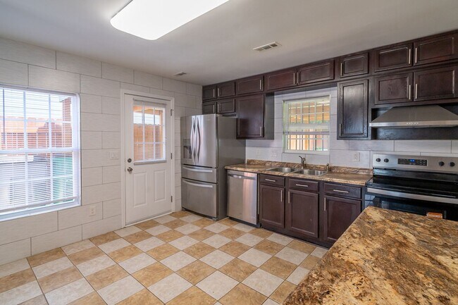 Building Photo - 1053 Brianna Way