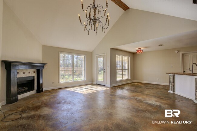 Building Photo - 200 Hawthorne Cir