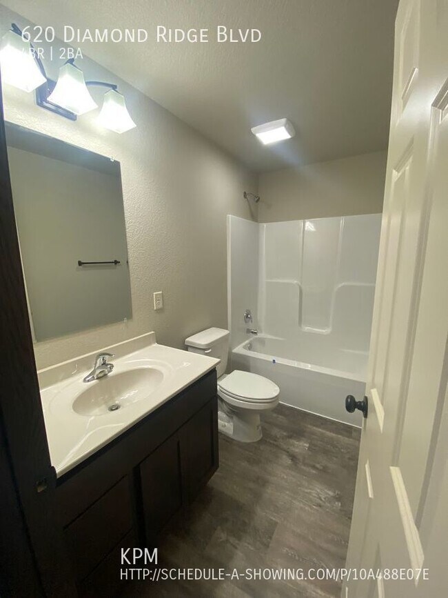 Building Photo - 4 BED | 2 BATH | DOUBLE GARAGE | RAPID VALLEY