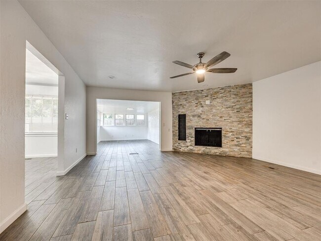 Building Photo - 6312 Overcourt Manor