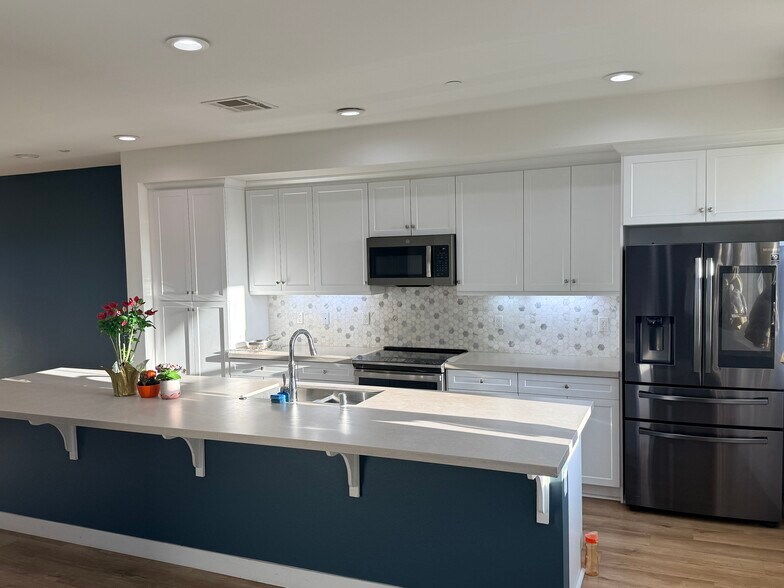 Building Photo - 30722 Sugarmill Ln