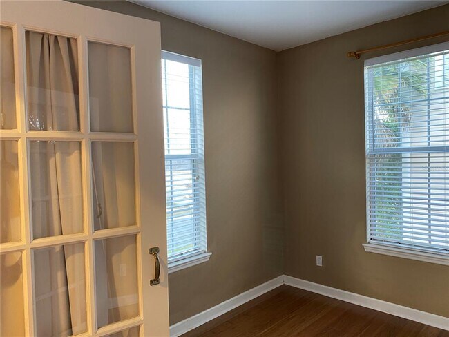 Building Photo - 2549 Twain Dr