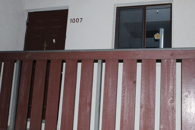 Building Photo - 1007 Windsong Cir