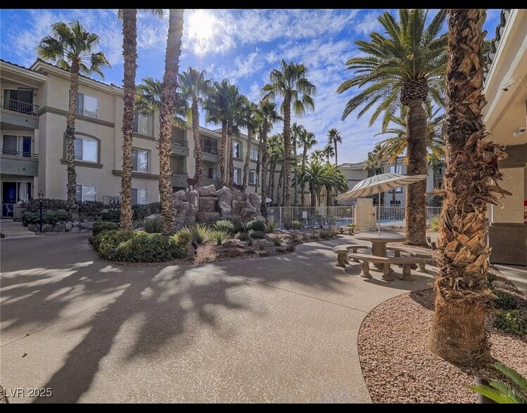 Primary Photo - 7111 S Durango Dr