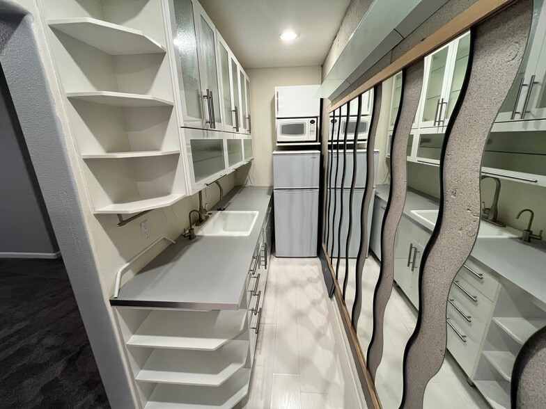 Family room closet/ mini kitchen - 7739 SW Carrollon Dr
