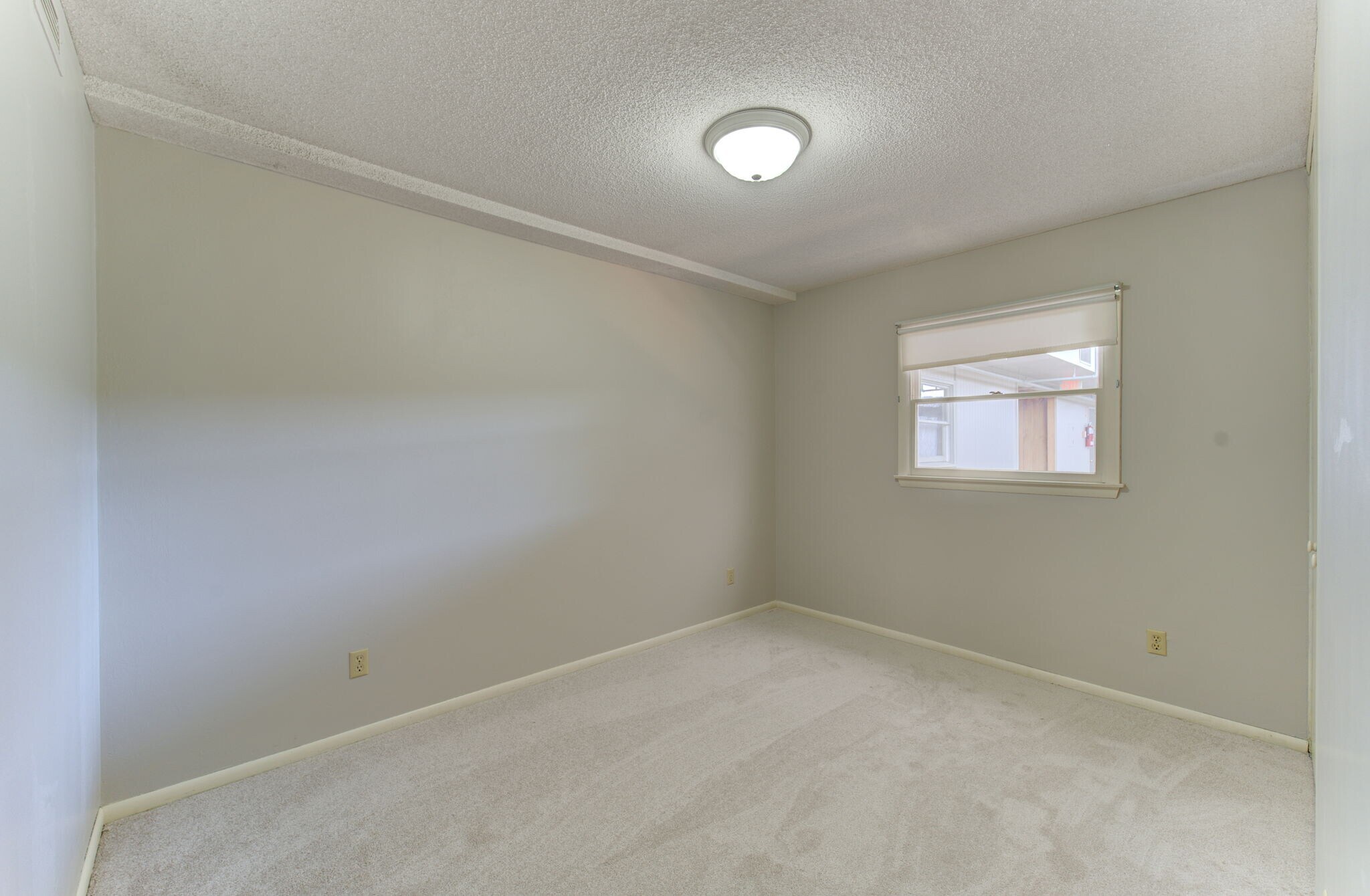 Building Photo - 410 6th Ave SW