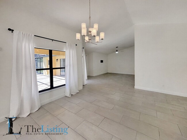 Building Photo - 8183 Terraza Ct