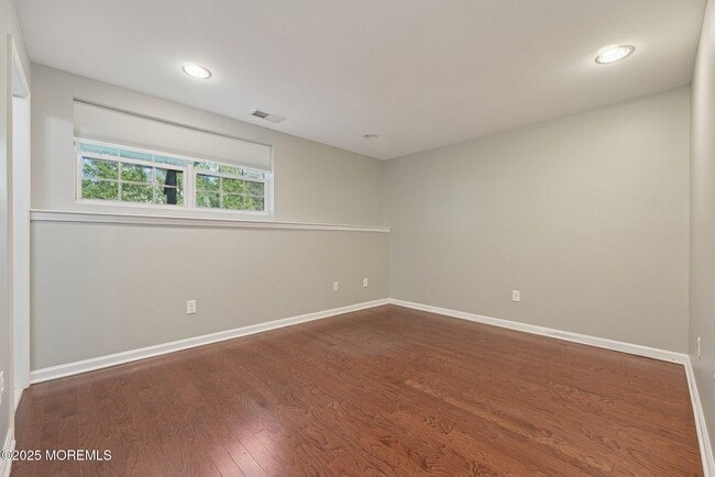 Building Photo - 102 Warbler Way