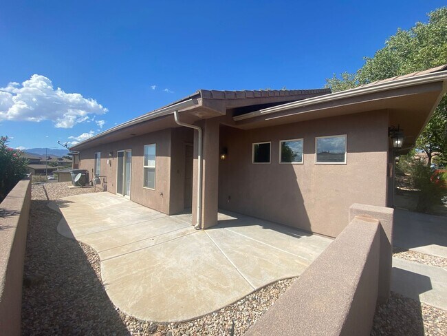 Building Photo - 154 S 1250 W