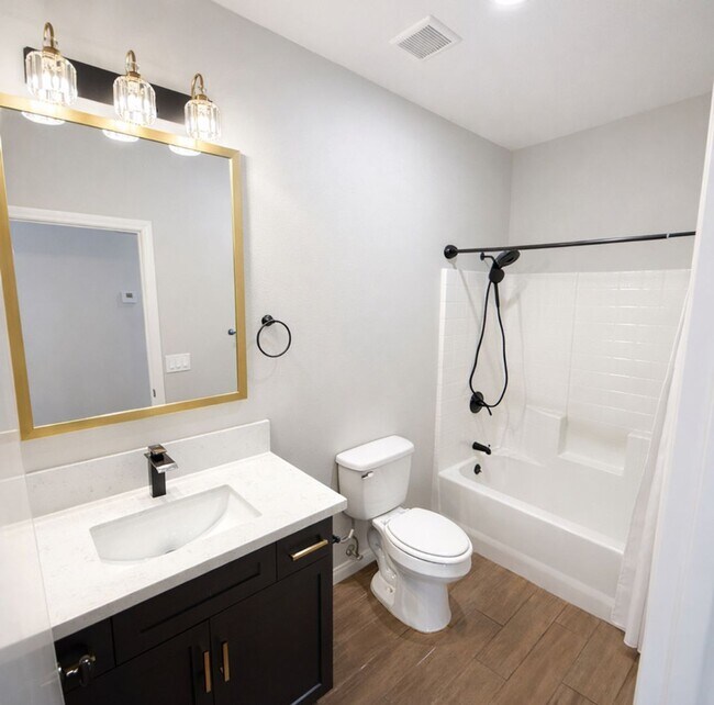 Building Photo - Executive Retreat in Brawley: Spacious 5-Bedroom Home Ideal for Corporate Stays or Refined Family...