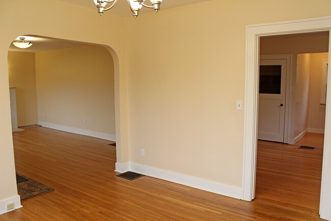 Building Photo - 3423 NE 54th Ave