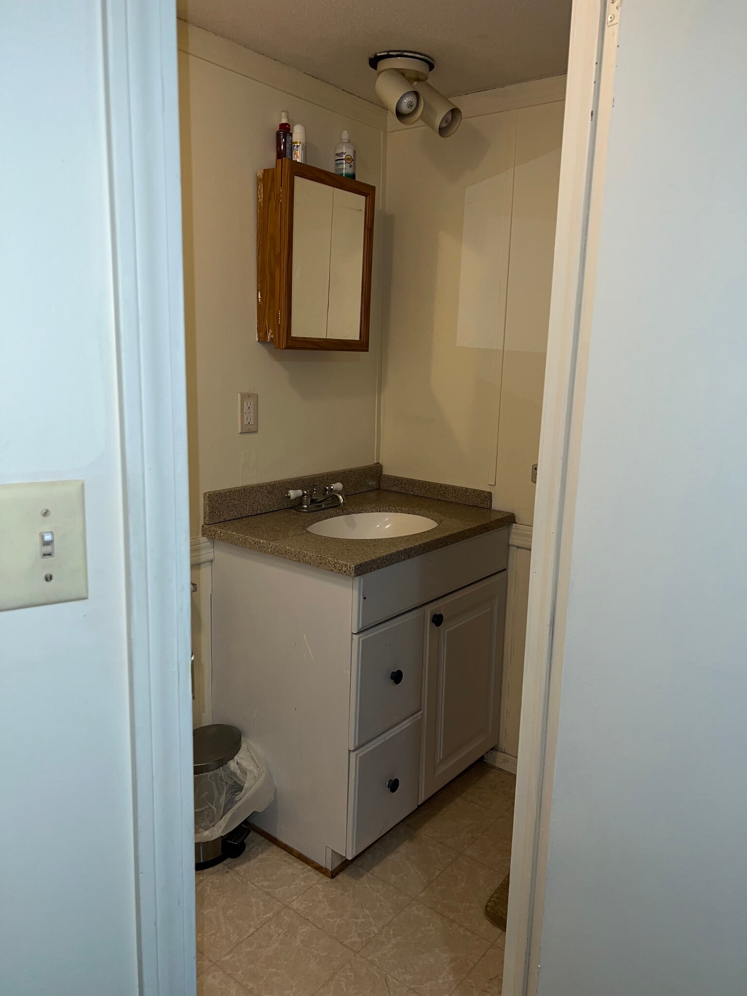 Building Photo - 9 West Rd