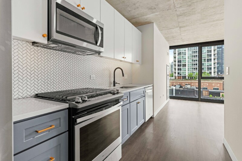Primary Photo - 167 W Huron St