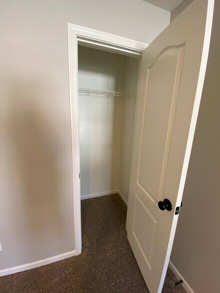 Closet - 220 SW Chartwell Cir
