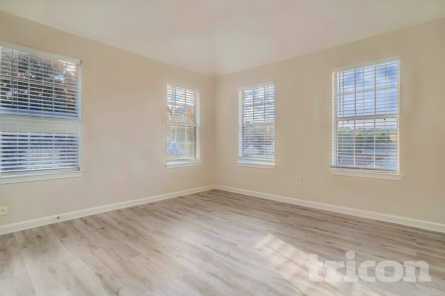 Building Photo - 141 Wood Way