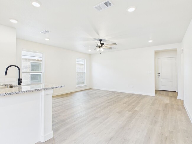 Building Photo - 2900 Haystack Wy