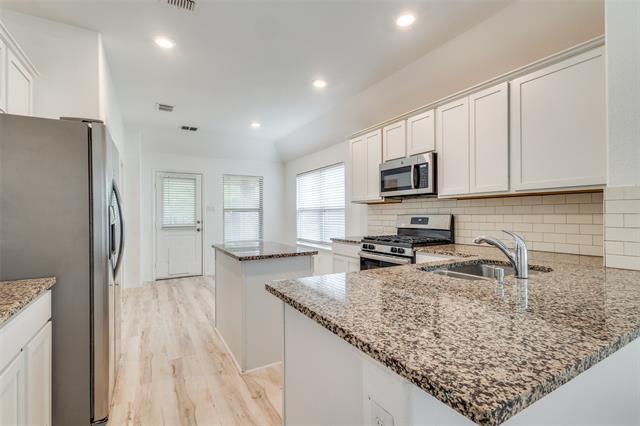 Building Photo - 2417 Larimar Dr