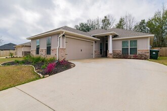 Building Photo - Beautiful 4 bedroom home in Pace