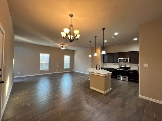 Building Photo - Luxury 3 Bed-2 Bath Duplex in NBTX!