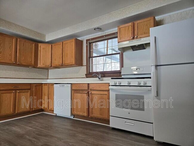 Building Photo - 6927 Janet St