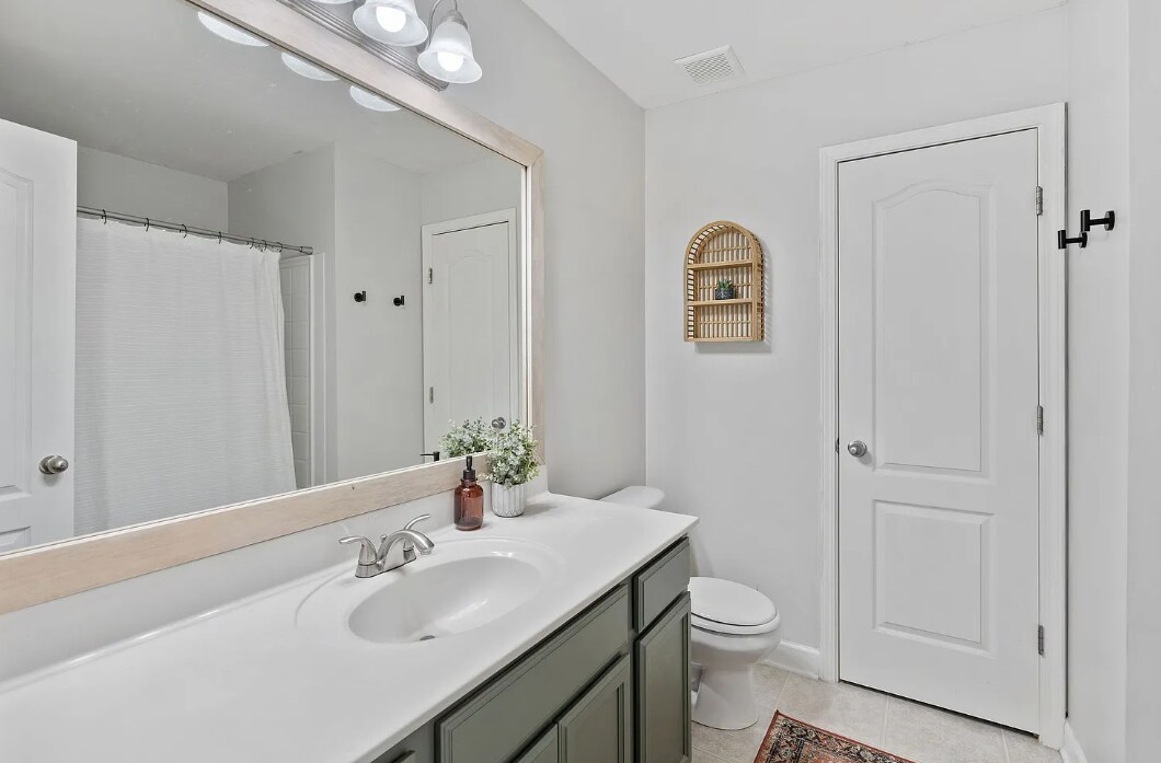 Building Photo - 5433 Perlou Ln